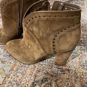Vince Camuto size 10 suede and cork booties